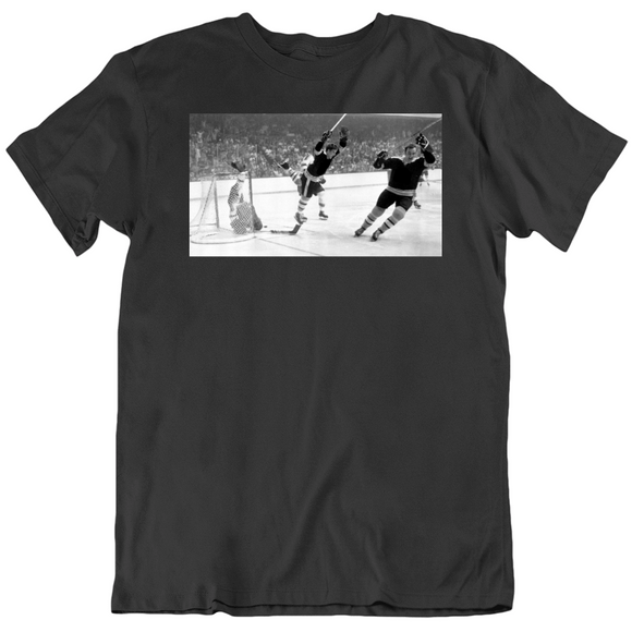 Bobby Orr Classic Score and Soar Famous Photo Boston Hockey Fan T Shirt