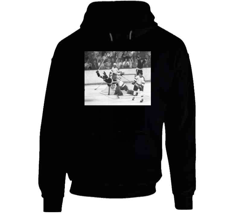 Custom Bobby Orr 1970 Hockey Classic T-shirt By H4rum - Artistshot