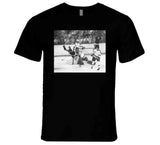 Bobby Orr Classic Score and Soar Famous Photo Boston Hockey Fan v2 T Shirt